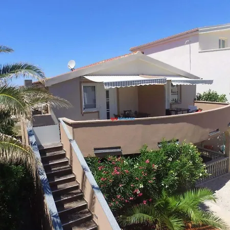 Apartmani Vir Apartment Vir